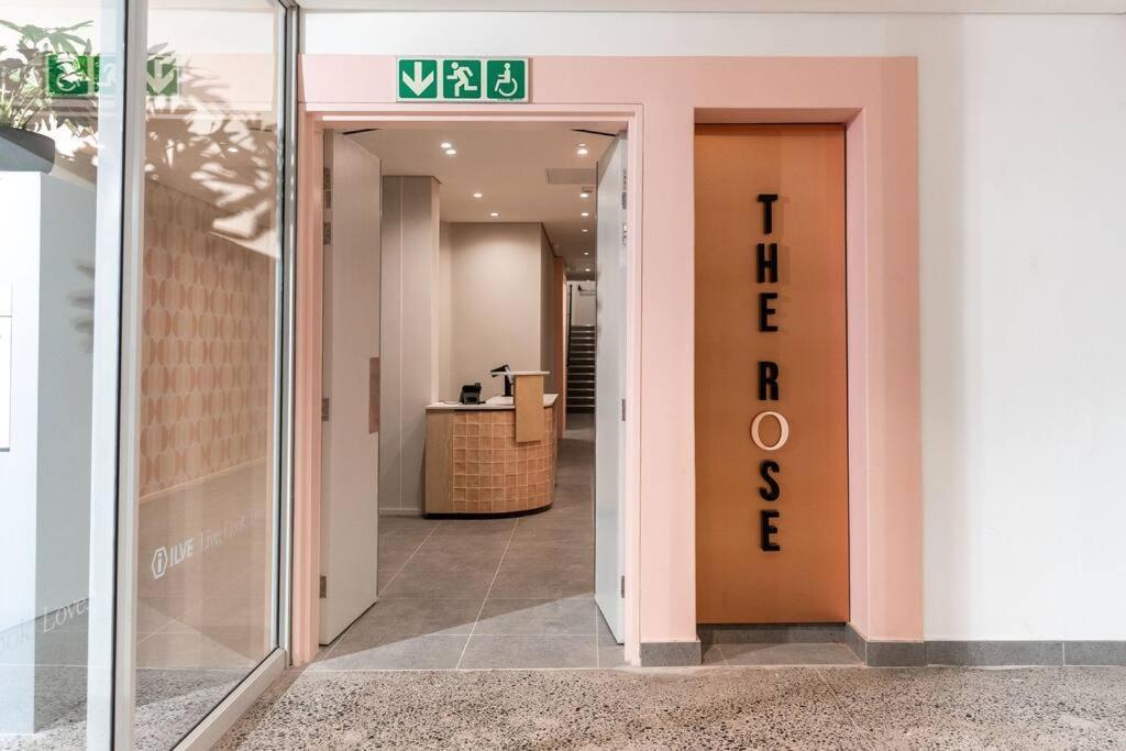 The Rose 410: 4th Floor Appartement